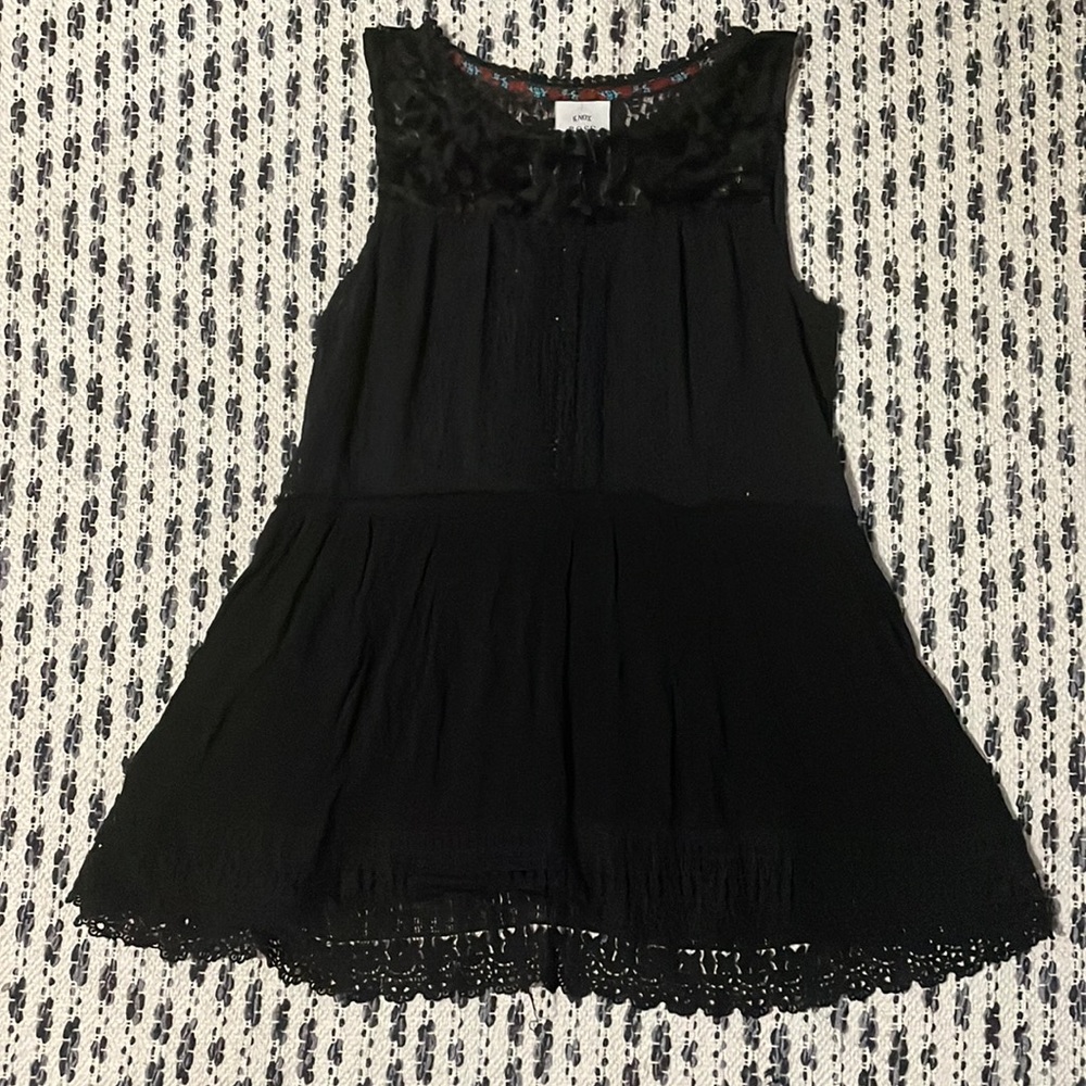 Knox Rose. Size XS. Black lacy tank top